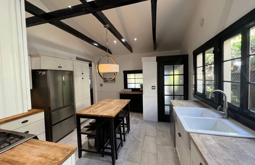Elysian Heights House | Classic Craftsman in Echo Park Close to Downtown