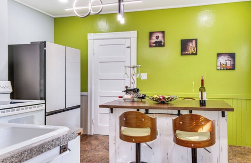 Manchester House | Classic North End Gem: Yard, Patio & Modern Style!