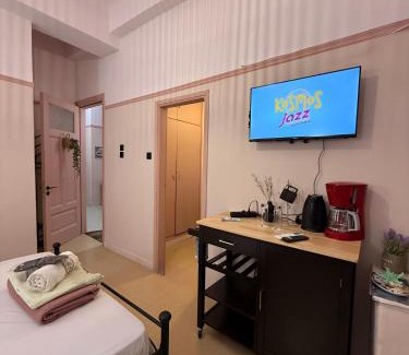 Loutraki-Agioi Theodoroi Apartment | Classic rooms in the center