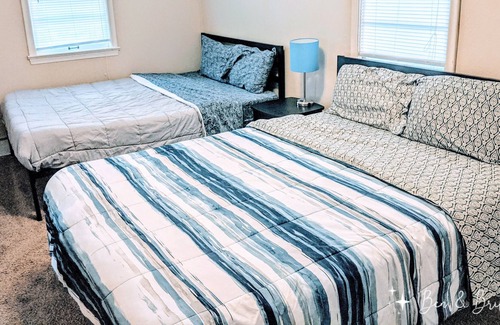 Aksarben - Elmwood Park House | Classy Stay in Upscale Aksarben Village with King and 2 Queen Beds, Fenced Yard