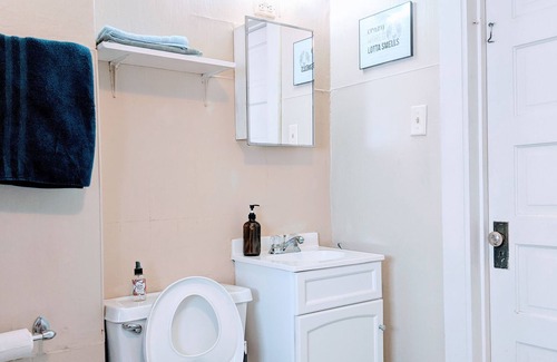 Aksarben - Elmwood Park House | Classy Stay in Upscale Aksarben Village with King and 2 Queen Beds, Fenced Yard