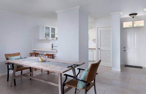 Vuemont House | Clean and modern 2 bedroom 2 Bathroom apartment located at Vuemont, St Peter