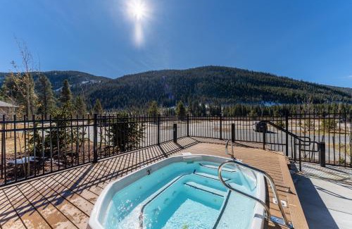 Lakeside Village Apartment | Clearwater Lofts 102 Building 2