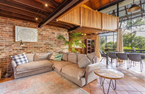Palmyra House | Cleopatras Enchanted Sanctuary