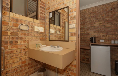 Clermont Hotel | Clermont Country Motor Inn