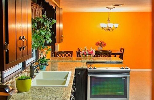 Bristol House | Cliff House -New Pool, Private, Bristol Motor Speedway, Casino Minutes Away!