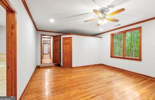 Loganville House | Clifford Guest House