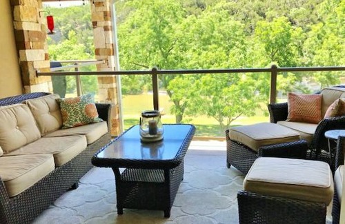 New Braunfels Condo | Cliffside Paradise RG 308