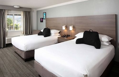 Temecula Hotel | Close to Old Town Temecula! Great Unit in Signature Temecula! Pool, Free Parking