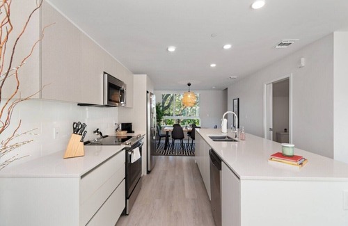 Ojus Villa | Cloud9 |Private Balcony @ Aventura | The Shore