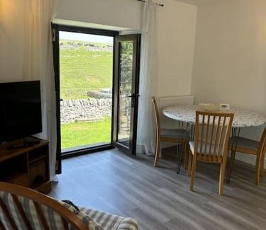Newton Grange House | Clover Cottage at Pikehall