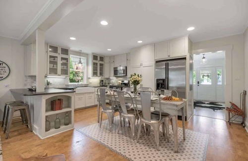 Fredericksburg House | Clover Haus 2 Blks to Main St With Pool and Spa!