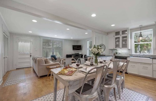 Fredericksburg House | Clover Haus 2 Blks to Main St With Pool and Spa!
