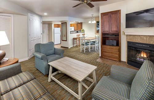 Round Hill Village Resort | Club Wyndham South Shore 3 Bedroom Deluxe in Lake Tahoe