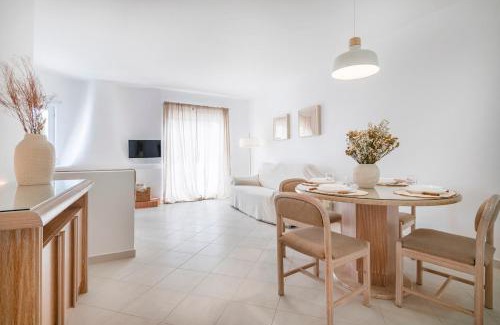 Alpouvar Apartment | Clube Albufeira - 2BR Pool, Kids Club & Family Fun