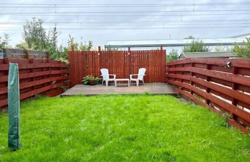 Cardonald Apartment | Clyde 52 -Modern 2 bedroom apartment next to Hillington Train Station