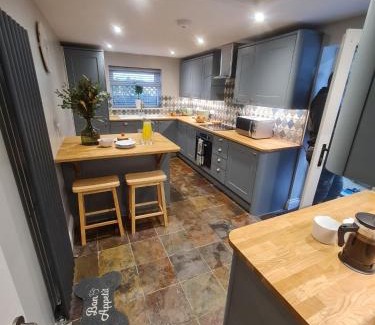 Ilkley House | Coachway Cottage