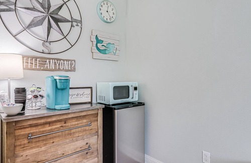 Rockport Cottage | Coast Oaks Cottage 2 1 Bedroom Cottage by RedAwning