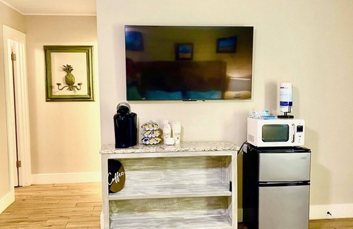 Rockport Cottage | Coast Oaks Cottage 4 1 Bedroom Cottage by RedAwning
