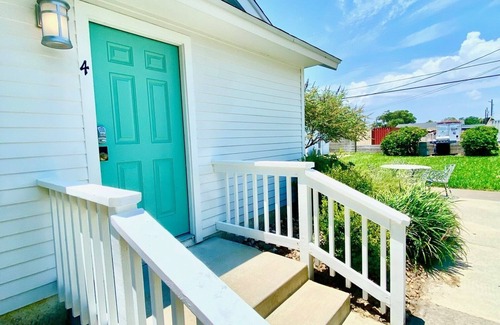 Rockport Cottage | Coast Oaks Cottage 4 1 Bedroom Cottage by RedAwning