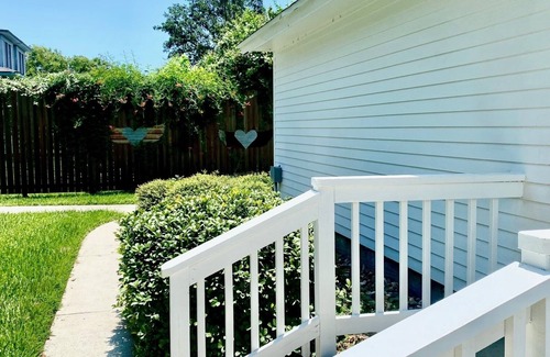 Rockport Cottage | Coast Oaks Cottage 6 1 Bedroom Cottage by RedAwning