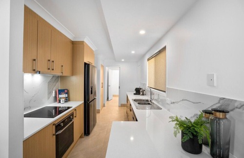 Surfers Paradise Apartment | Coastal Central 3BR - Spa, Surfers Paradise, AC