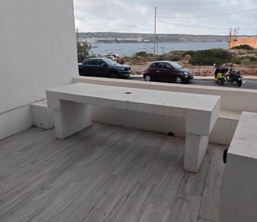 Għadira Apartment | Coastal Charm Ghadira Bay Flat