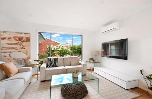 Torquay House | Coastal Nest -walk to the beach