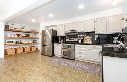 Fire Mountain House | Coastal Oceanside Family Getaway