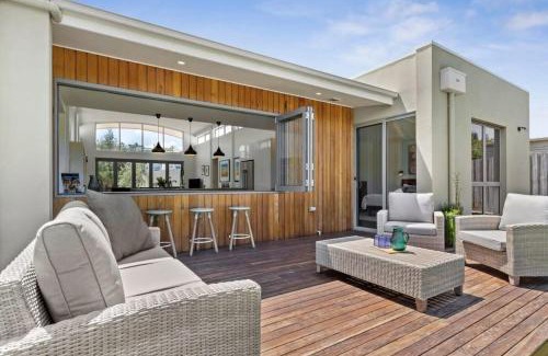 Ocean Grove House | Coastal paradise just metres from the beach