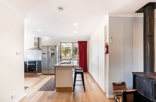 Sloping Main Apartment | Coastal Retreat by the Beach