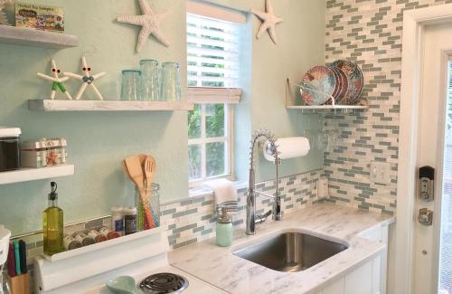 Central Naples Apartment | Coastal Studio Escape!