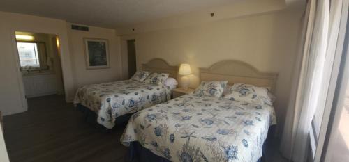 Ortona Park House | Coastal Views Spacious Beachfront Condo