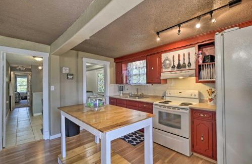 Hermitage House | Cobblestone Cottage - 10 Mi to Pomme de Terre!
