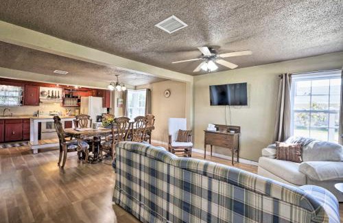 Hermitage House | Cobblestone Cottage - 10 Mi to Pomme de Terre!