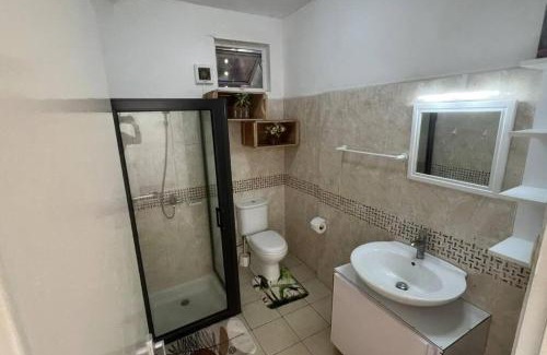 Pereybere Apartment | Coco Apartment - 3 Bedroom Ground floor - Namaste lounge