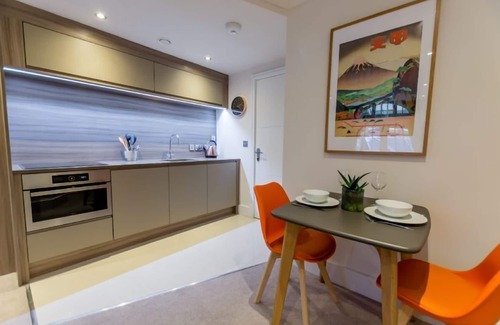 York Apartment | Cocoa Suites 5 - sleeps 2 guests in studio apartment