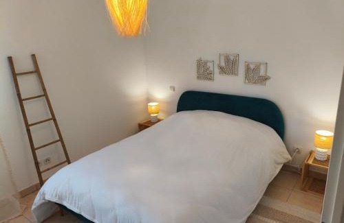 Meze Apartment | Cocon douillet près de l'étang