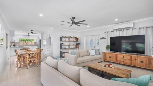 Palm Cove House | Coconut and Lime - Palm Cove