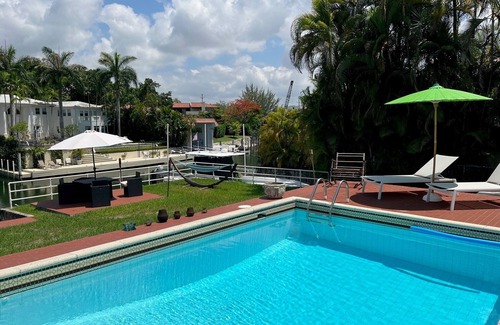 Coral Gables Villa | Coconut Groove on the water