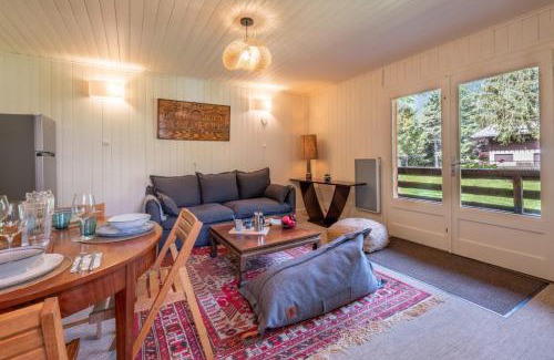 Les Praz-de-Chamonix Ski Chalet | Cocooning small chaming chalet with garden