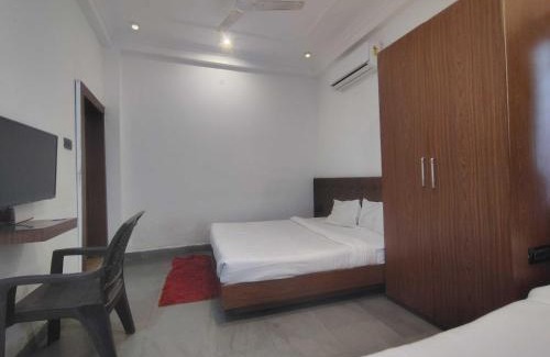 Jhansi Hotel | Collection O Jhansi Railway Station Road Formerly Hotel Gunjan