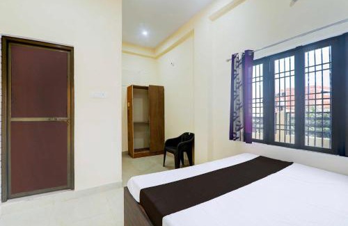 Varanasi Hotel | Collection O Sudhirpur near Phonix Hospital