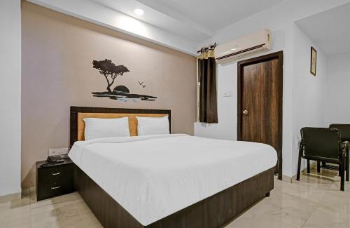Indore Hotel | Collection O The Eternity Near LIG Sqaure