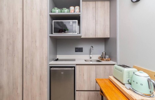 Cape Town City Centre Apartment | Colourful Studio Apartment