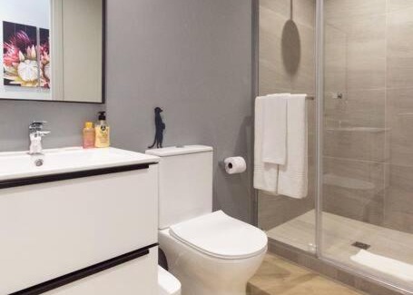 Cape Town City Centre Apartment | Colourful Studio Apartment