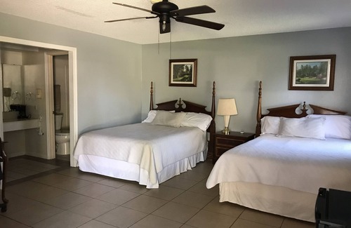 West Columbia Resort | Columbia Lakes Resort Cottages
