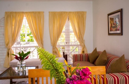 Ocho Rios Apartment | Columbus Heights Apartment