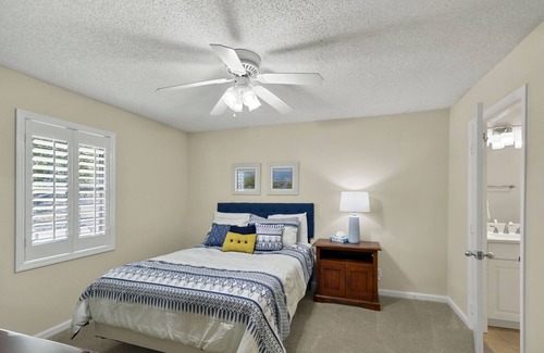 Saint Simons Heights Condo | Come enjoy Island life, stay at condo with pool - Call for monthly discount