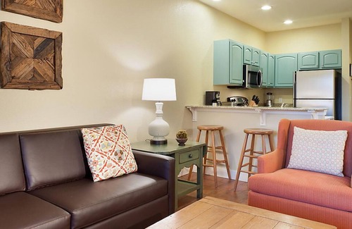 Boyne Falls Resort | Come Ski at our Boyne Mountain Resort w/seasonal pool, indoor hot tub, gym & game room